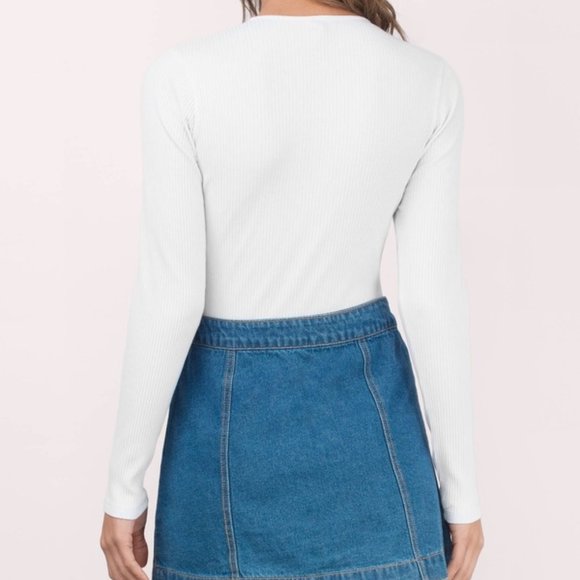 Tobi White Long Sleeve Lace Up Bodysuit - NWT - Picture 2 of 4